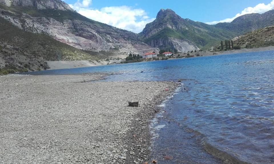 Kulla E Vjeter Otel Koman Dış mekan fotoğraf